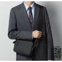 구찌 GUCCI  GG 러버 효과 크로스백