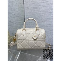 디올 DIOR 신상 그루브25백