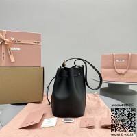미우미우 MIUMIU  버킷백
