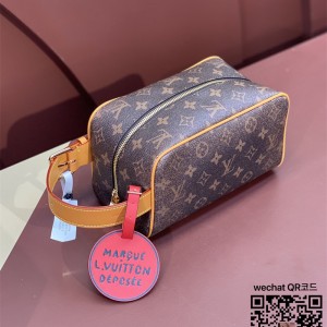 루이비통 Louis Vuitton 토일렛 도프 키트 토일렛 파우치 락커 돕 키트  M83112