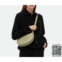 보테가베네타 제멜리 메신저 백 크로스바디 백 796638