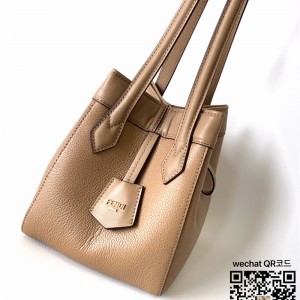 펜디 FENDI 신상 미니 오리가미백 8092B68