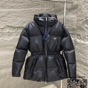 프라다 여성 패딩