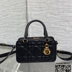 디올 DIOR 신상 토트벡