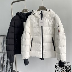프라다 패딩