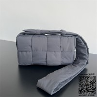 보테가베네타 패딩 테크 카세트 백 628951