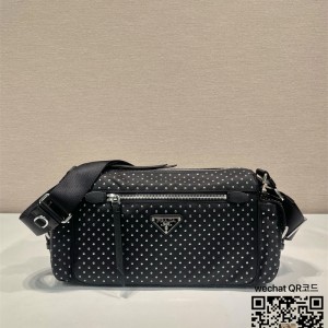 프라다  스터드 장식 리나일론 백 1BC236