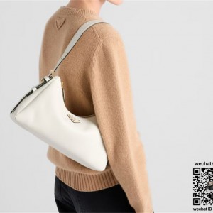 프라다 에메 미디엄 가죽 숄더백 1BC229