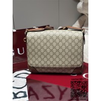 구찌 GG 엠블럼 미디엄 크로스백 821154