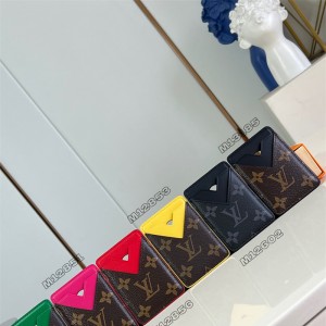 루이비통  포르트 카르트 마그넷 M12602