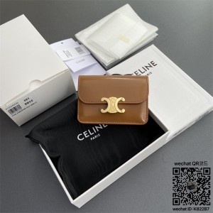 셀린느 CELINE 트리옹프 플랩 카드 지갑 - 샤이니 카프스킨 10I583