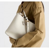 프라다 미디엄 가죽백 1BE080