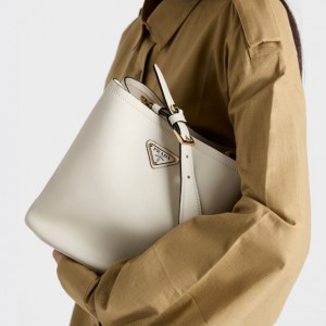 프라다 미디엄 가죽백 1BE080