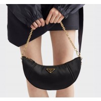 프라다  리나일론 숄더백 1BH222