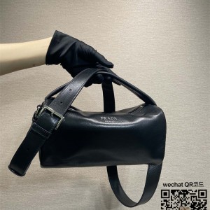 프라다 나파 가죽 숄더백 2VH188