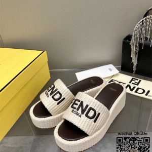 펜디 힐 샌들 슬리퍼