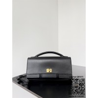 발렌시아가 여성 벨 에어 스몰 클러치 온 스트랩 다크