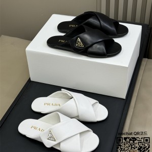 프라다  힐 샌들 슬리퍼