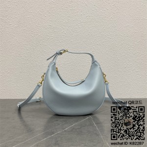 셀린느 CELINE 틴 룰루 서플 그레인 카프스킨 119599