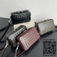 보테가베네타 남성 스몰 인트레치아토 카메라 백 755923