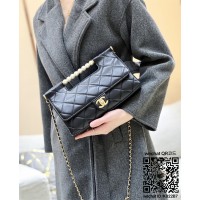 샤넬 25P 펄 핸들 체인 플랩백 AS5390