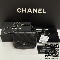 샤넬 클래식 참 체인 벨트백  AP2401