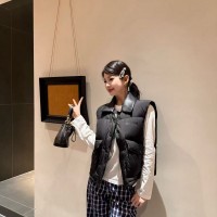 미우미우  패딩 조끼