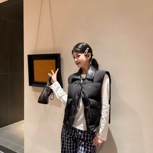 미우미우  패딩 조끼