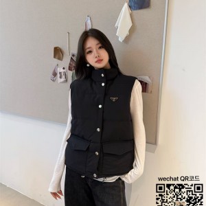 프라다 패딩 조끼 90%오리털