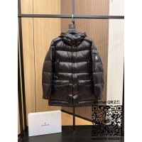 몽클레어 남성패딩 90%거위털