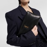 생로랑 칼립소 패디드 클러치 23cm 774062