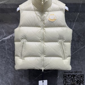몽클레어 패딩 조끼 90%거위털