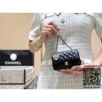 샤넬 클래식 후크 램스킨 골드메탈 미니백 AP4760