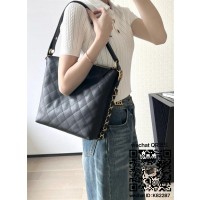 샤넬 신상 호보백팩 미디움