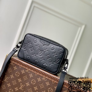 루이비통 트로카데로 웨어러블 월릿