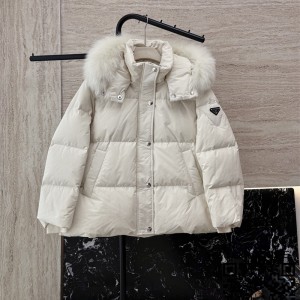 프라다 패딩 여성용 거위털90%