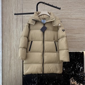 프라다 패딩 여성용 거위털90%