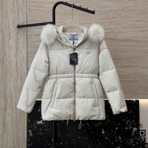 프라다 패딩 여성용 거위털90%