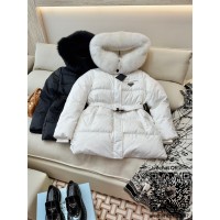 프라다 패딩 여성용 거위털90%