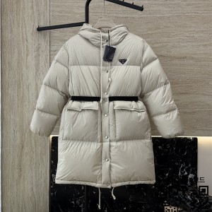 프라다 패딩 여성용 거위털90%