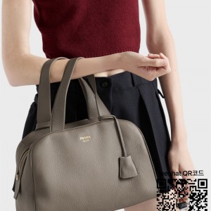 프라다 지퍼업 미디움 탑핸들 버크스킨 레더 토트백 1BB148