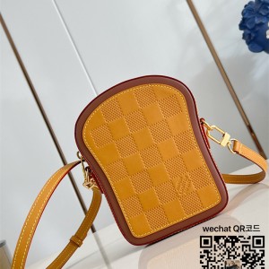 루이비통 토스트 웨어러블 월릿 M26984