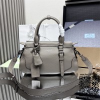 프라다 라지 가죽 토트백 1BG604