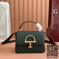 구찌 시에나 스몰 탑 핸들백 ‎855536