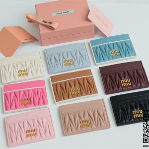 미우미우 여성 마테라쎄 나파 카드지갑 5MC076