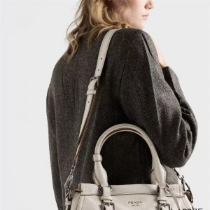 프라다 라지 가죽 토트백 1BG602