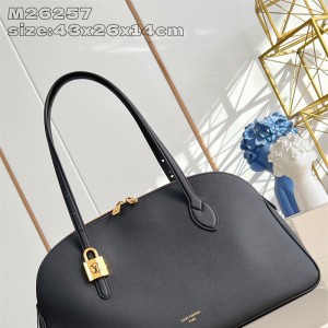 루이비통 로우 키 더플 토트 M26257