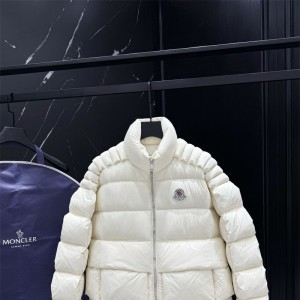 몽클레어 패딩 90%거위털