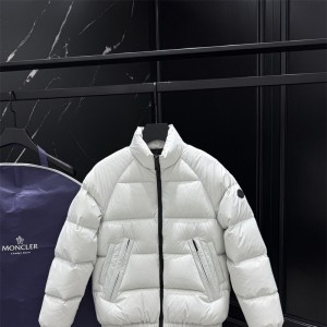 몽클레어 패딩 90%거위털