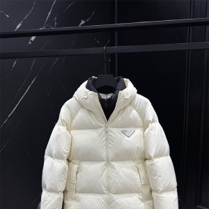 프라다 패딩 90%거위털